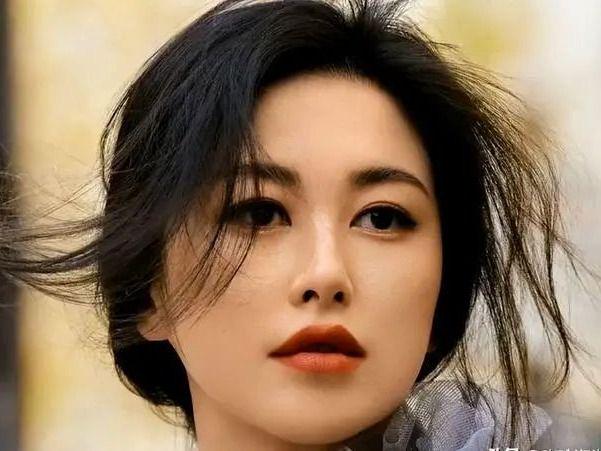 探究明星生涯波折与挑战,女明星的牢狱经历与重生之路