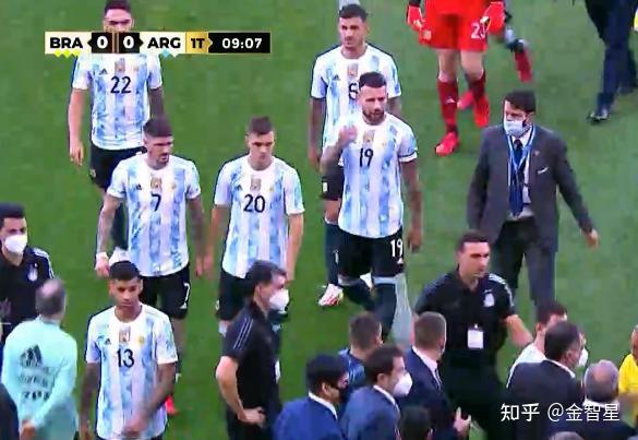 巴西阿根廷足球比赛遭遇中断，引发足球界遗憾瞬间