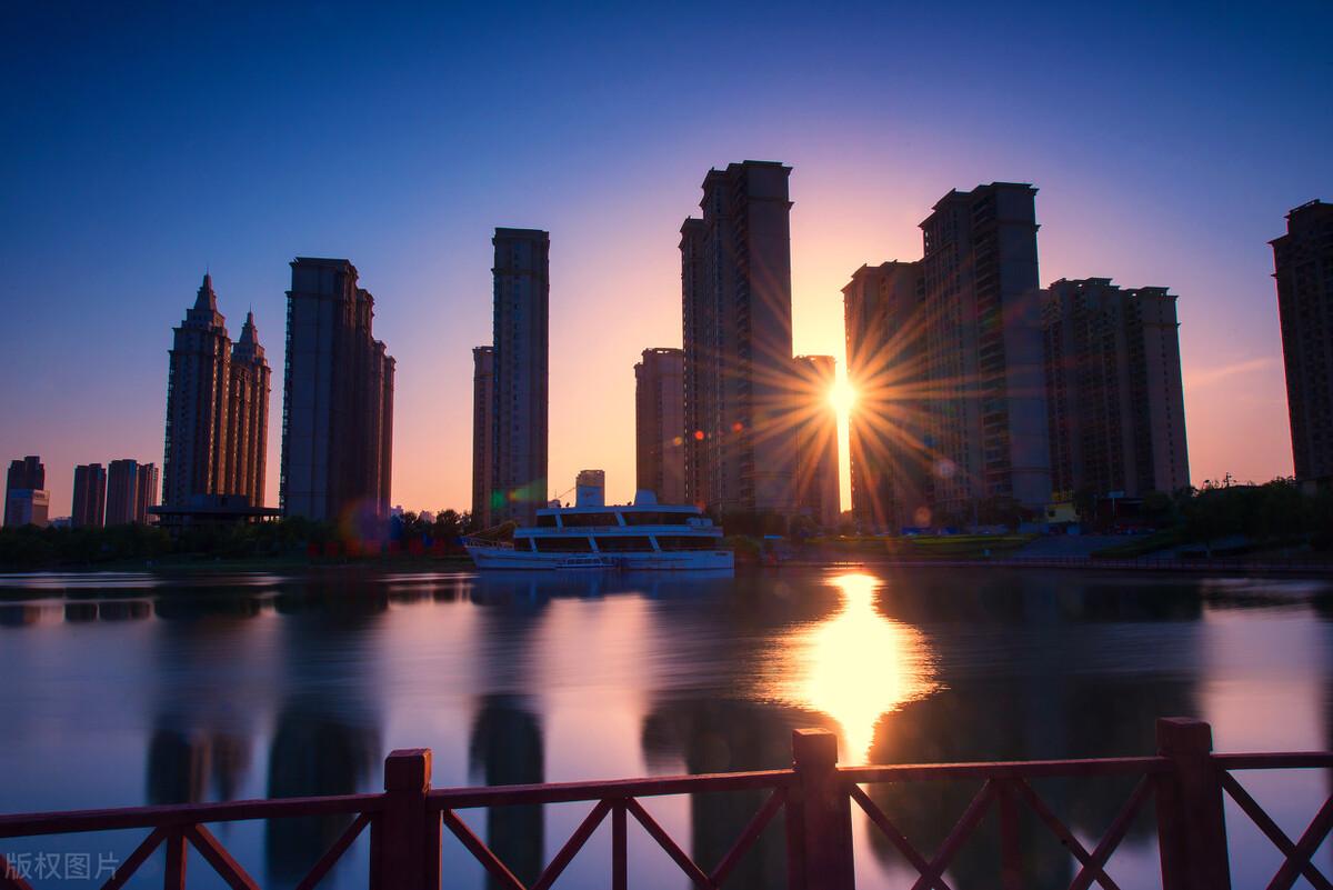 河南郑州明星璀璨背后的现象与因素探究