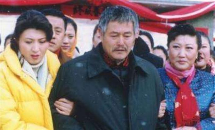 本山传媒最新影片,展现东北风情与喜剧魅力的视觉盛宴!