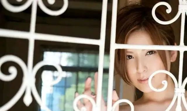 椎名由奈最新力作,小巷中的秘密美食小店