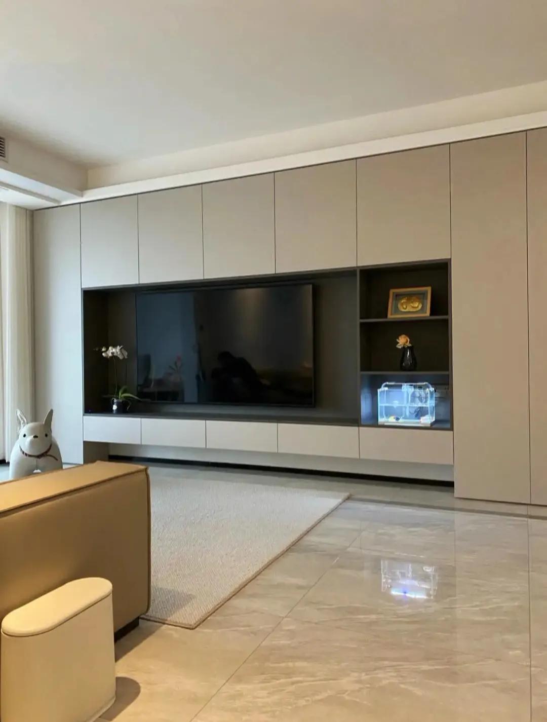 电视背景墙,艺术展现中的变化、学习与自信之旅