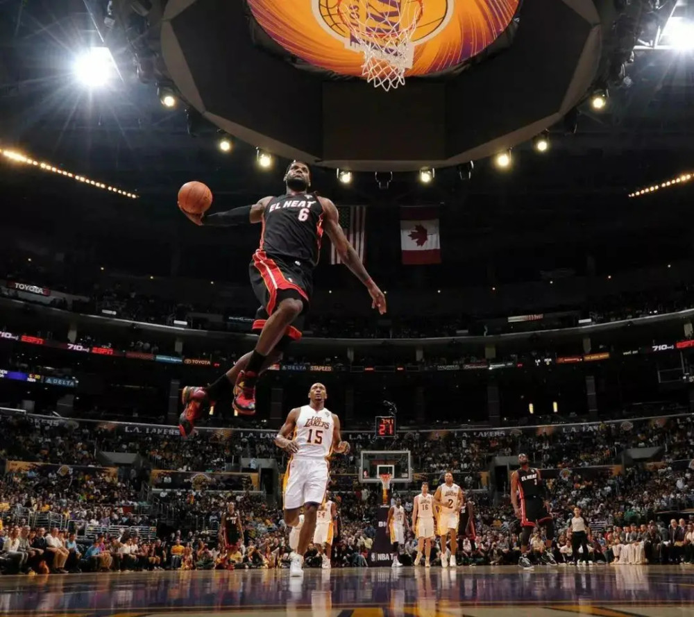 全明星壁纸,小巷深处的艺术之星