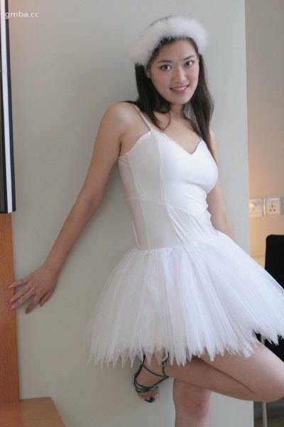 镜头背后的故事，演员谢文的私拍日常与温暖瞬间