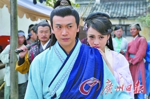 新圆月弯刀演员表揭秘，一段温馨有趣的日常故事之旅