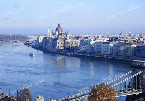 匈牙利小巷中的色彩小店,意外发现的惊喜