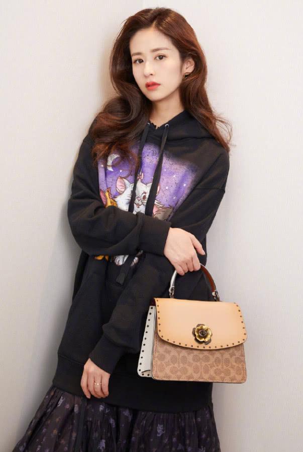 隔壁同学下载最新版,探寻自信与成就感的魔法之路