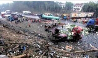 京珠高速车祸爆炸现场,安全与警惕并存的警示!