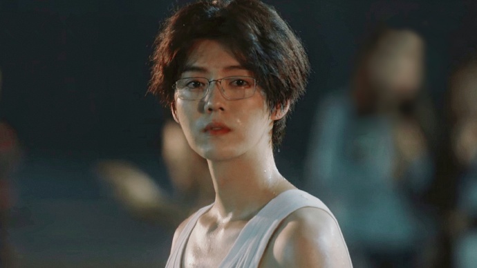 鹿晗在劫难逃，变化的力量与自信成就感的旅程最新报道