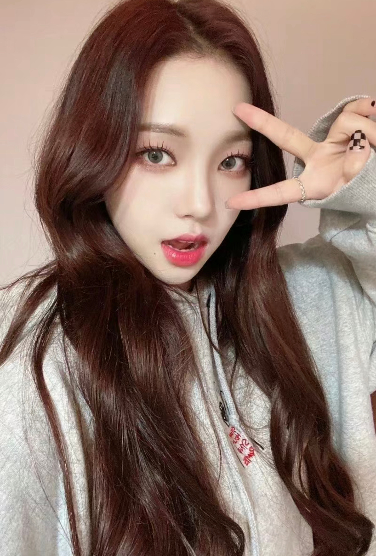 柳智敏最新发色引领潮流变迁与影响