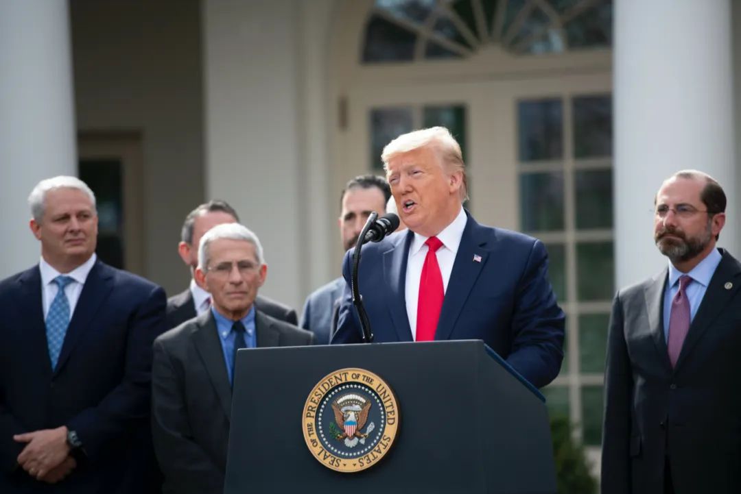 美国疫情下的特朗普动态更新