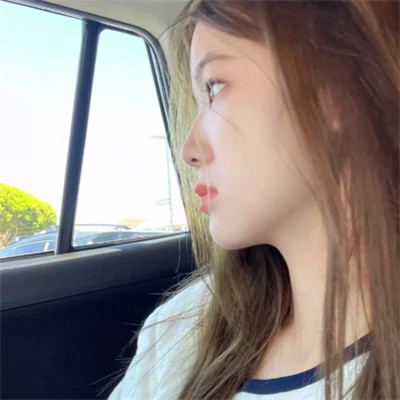 时尚潮流演变,最新女生头像引领潮流趋势