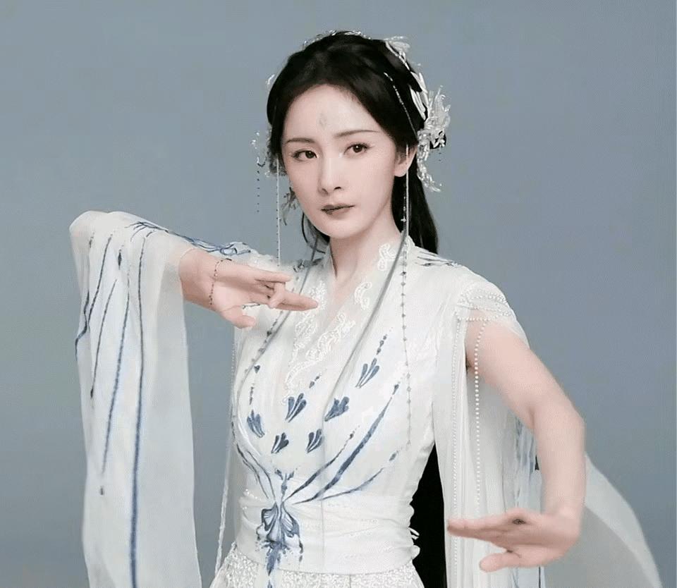 红妖小红娘最新篇章，学习成长与自信成就感的奇幻之旅