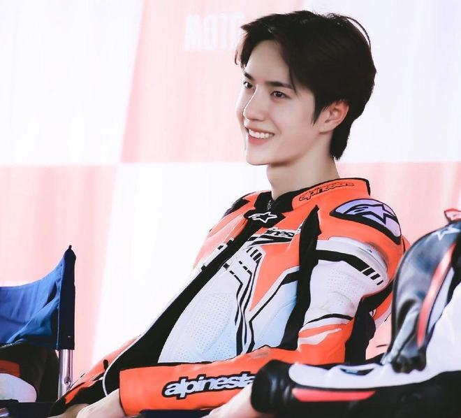 王一博最新广告,自然美景之旅与内心的奇妙遨游