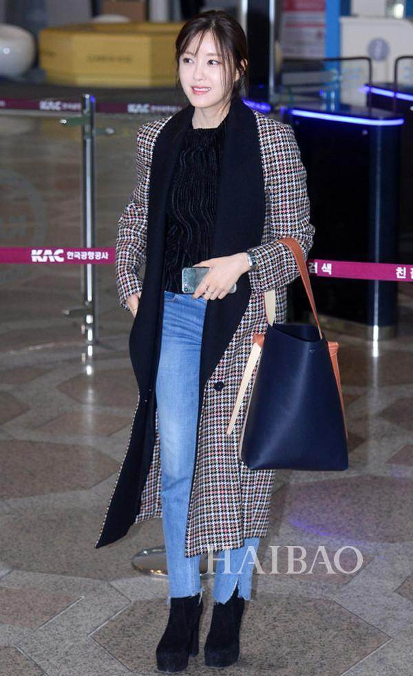 女明星最新街拍包包揭秘,潮流包包大解密✨