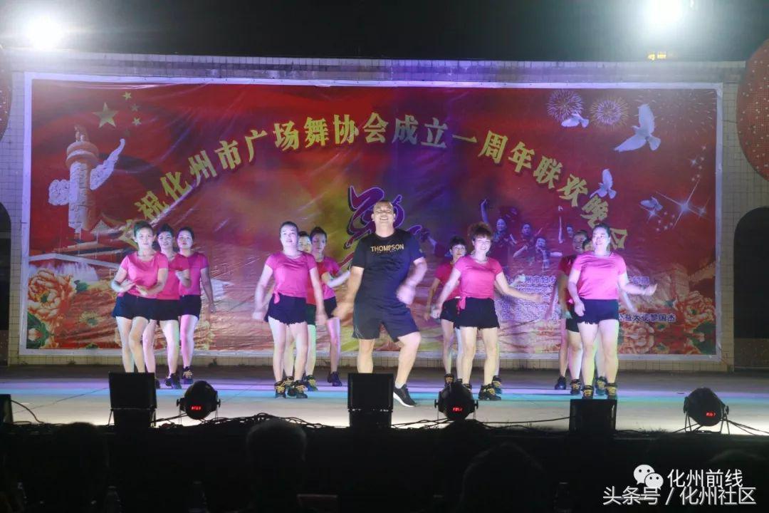 最新节奏感强的广场舞,舞动自信,拥抱变化之美