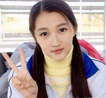 倩碧新代言人杨幂,科技与生活因她而不同