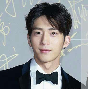 井柏然最新发型2025,自然风尚的心灵之旅