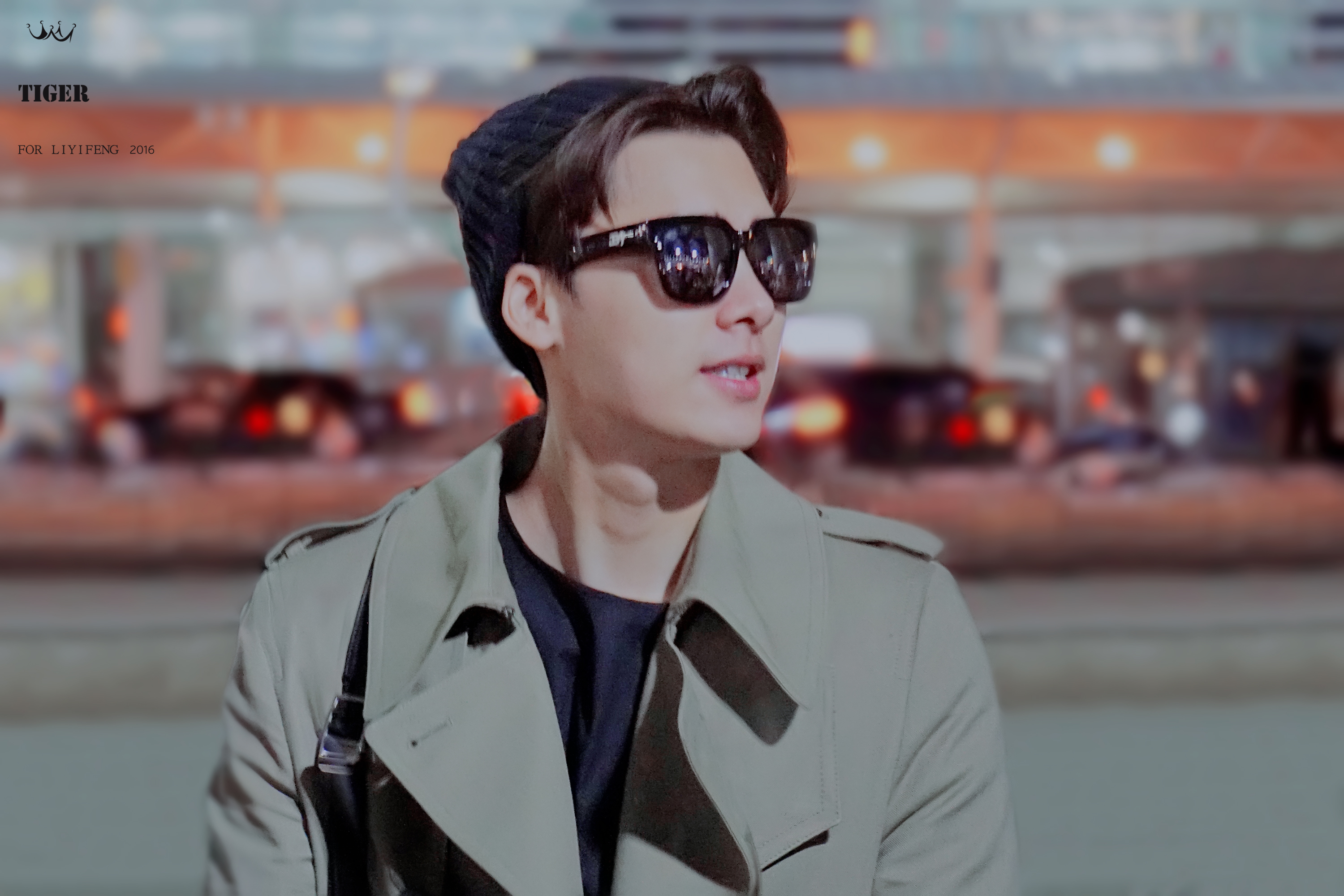 李易峰最新机场照,科技潮流的新标杆,展现前沿科技魅力