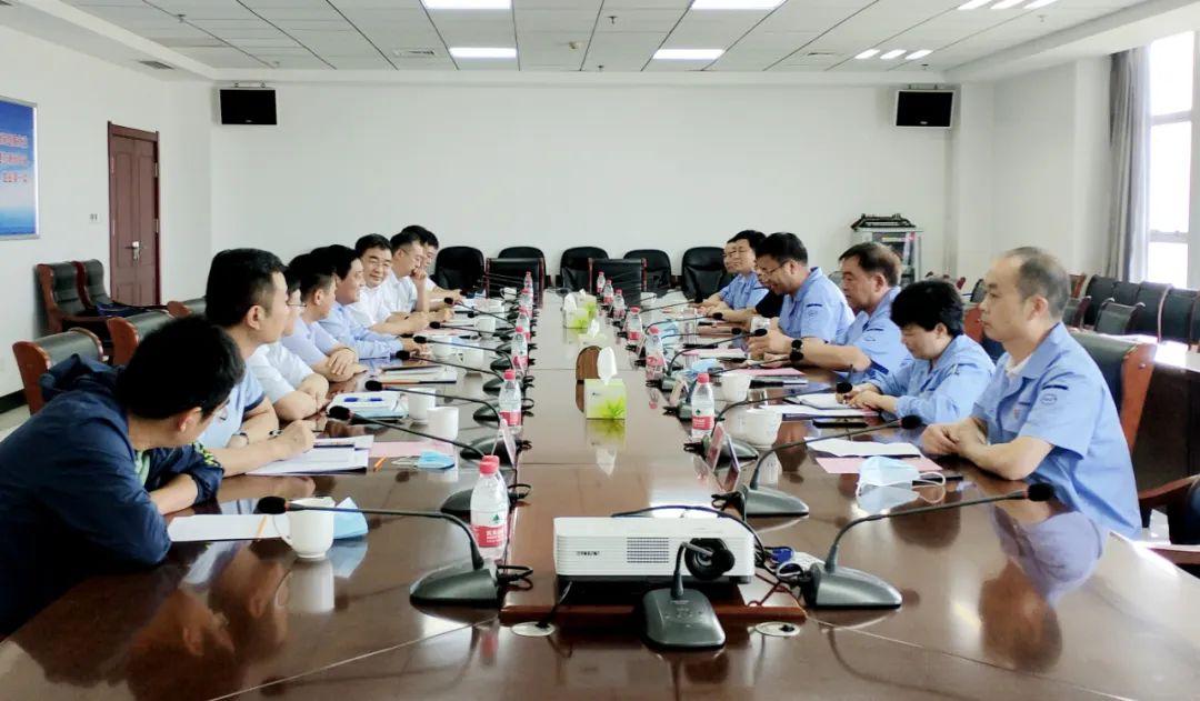 万基控股集团最新动态与小巷中的独特风味小店揭秘